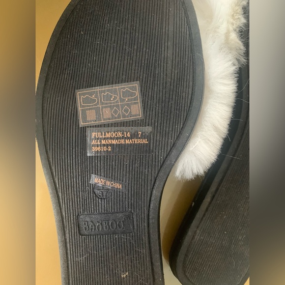 Bamboo FullMoon White Faux Fur Slip on Flat Slide Shoes or Slipper. Size 7 - Picture 4 of 5